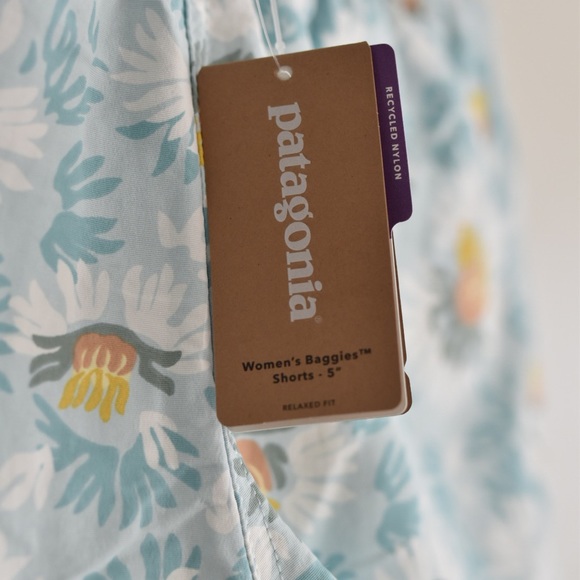 Brand new Patagonia baggie shorts floral pattern - Picture 6 of 7